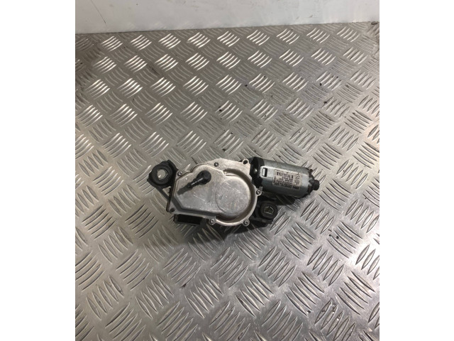 Моторчик заднего дворника 2K0955712C    Volkswagen Caddy