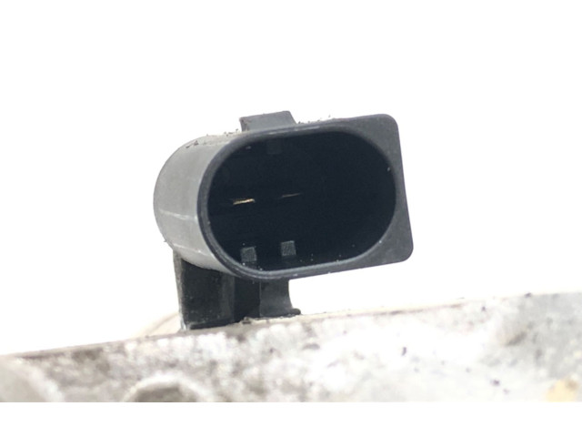 Топливная рампа 03C133036D   Volkswagen Golf Plus  