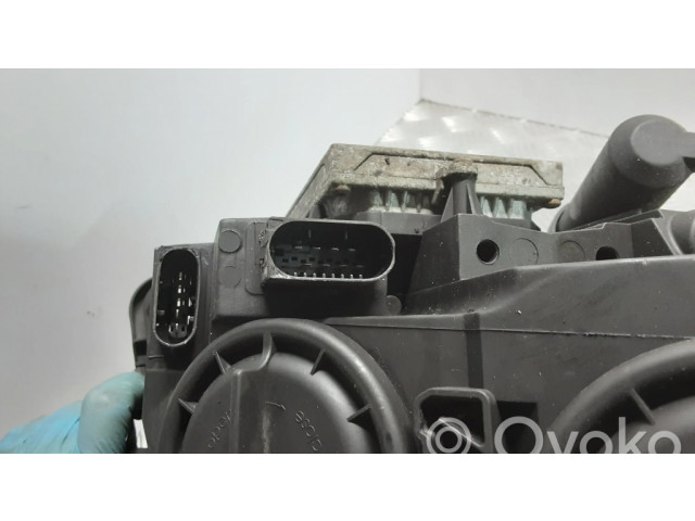 Передняя фара  