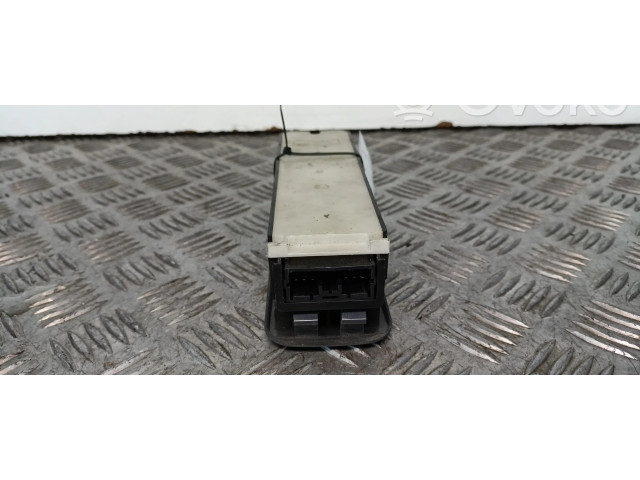 Включатель электрических окон