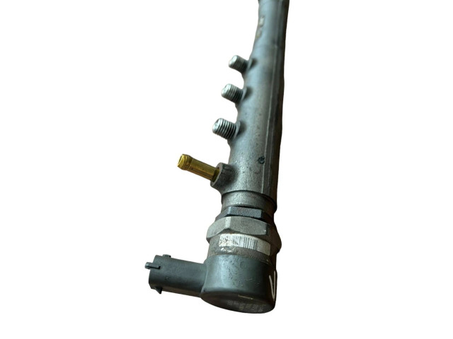 Топливная рампа 30777554, 0445215023   Volvo XC90  