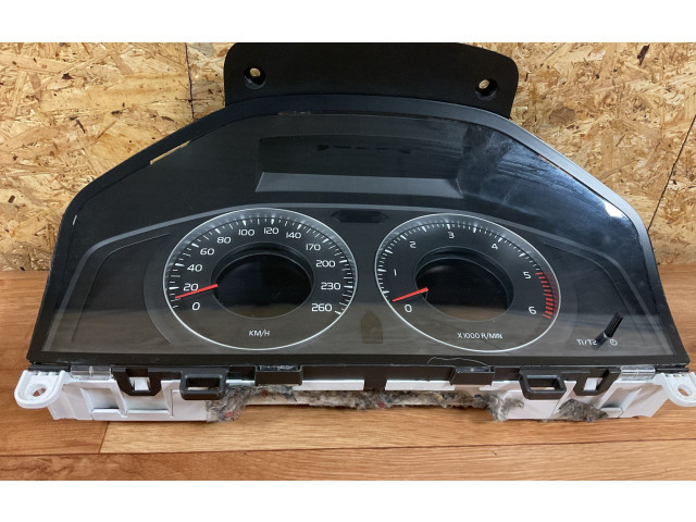 Панель приборов 36000411, 69199660U   Volvo V70       