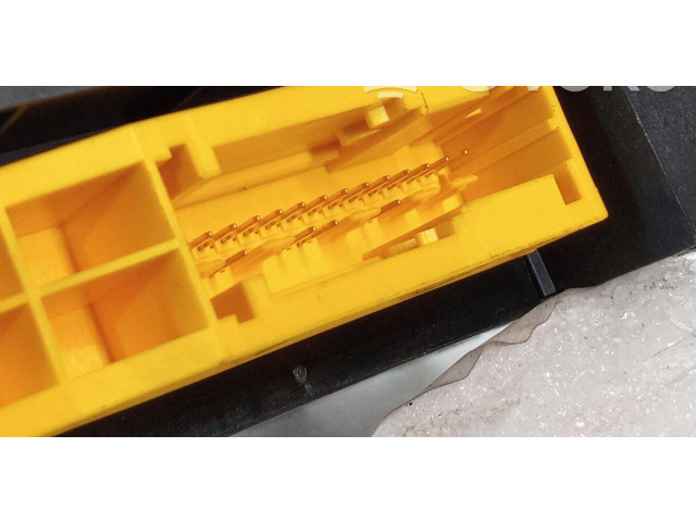 Блок управления надувных подушек 8200702322 Dacia Logan I