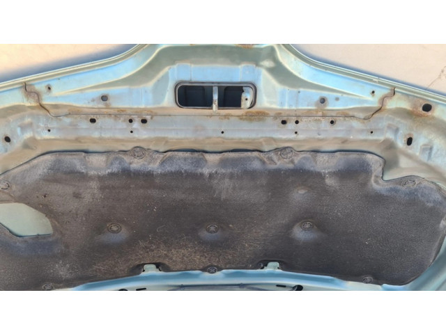 Капот двигателя