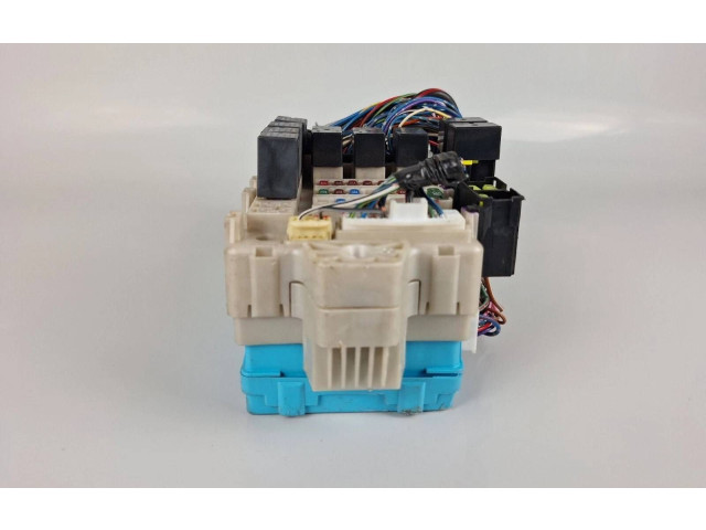 Блок предохранителей MR587655 Mitsubishi Grandis