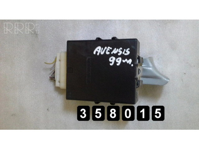 Řídící jednotka 89741-05030 Toyota Avensis T220 1999