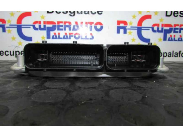 Блок управления двигателем Блок управления 038906019KE Skoda Superb B5 (3U)