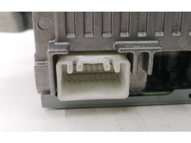 Радио/ проигрыватель CD/DVD / навигация