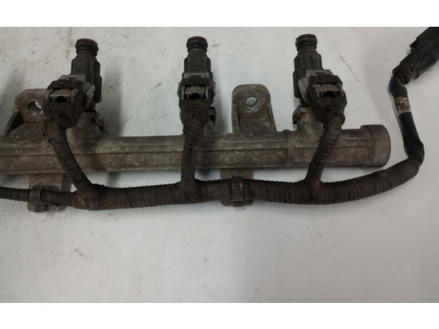 Топливная рампа 9260930006 Hyundai Getz