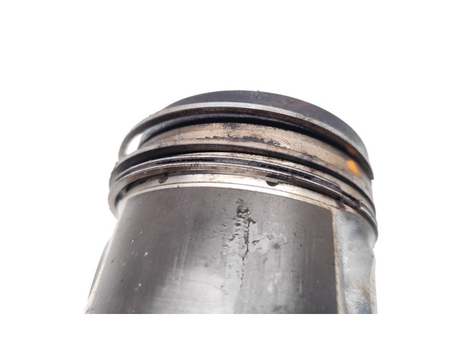 Píst Volkswagen Touareg II CASA