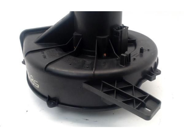 Вентилятор печки    6Q1820015C   Volkswagen Polo