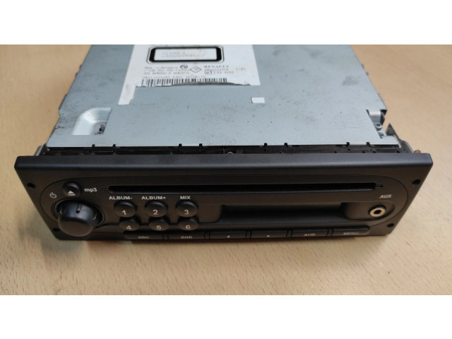 Радио/ проигрыватель CD/DVD / навигация