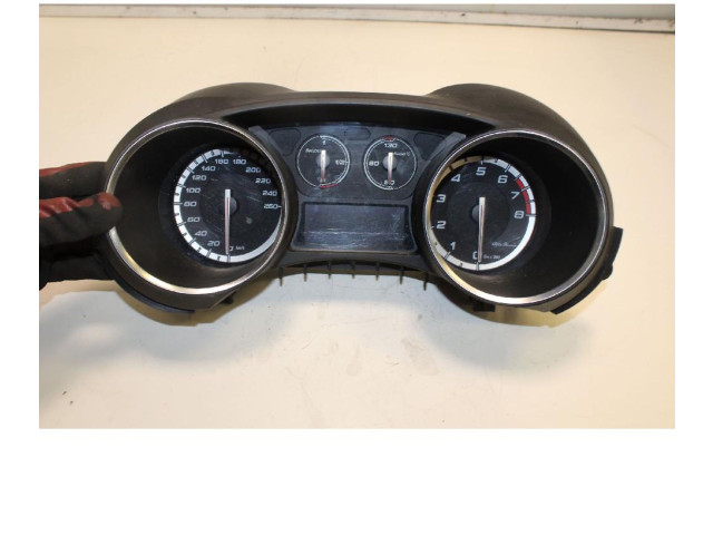Панель приборов 50520114 Alfa Romeo Giulietta