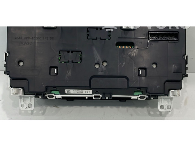 Панель приборов    Daihatsu Cuore       