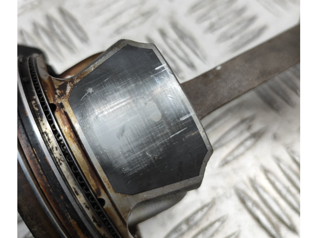 Píst Ford Fiesta YYJB