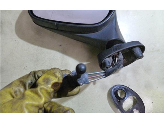 Зеркало электрическое Mitsubishi Carisma 2000 - 2004 года