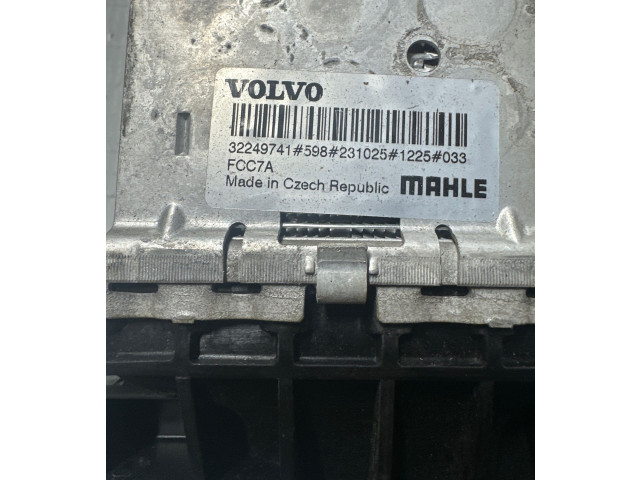 Интеркулер  32249741   Volvo XC90 