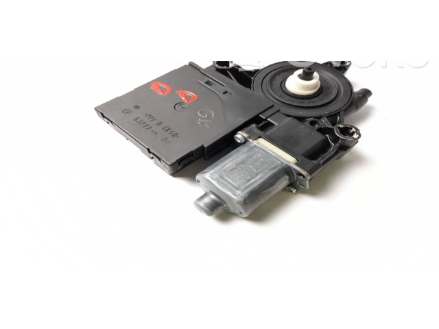 Передний двигатель механизма для подъема окон