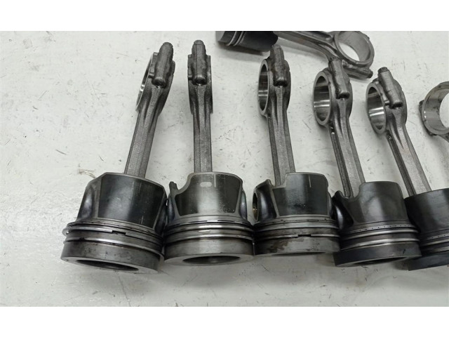 Поршень (поршни) 06LN, 06LN Volkswagen PASSAT B8 2015