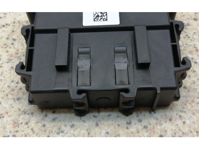 Блок управления 284Y66LA2A, F005V03265   Dacia Spring