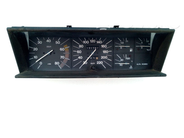 Přístrojová deska Alfa Romeo 75 1986