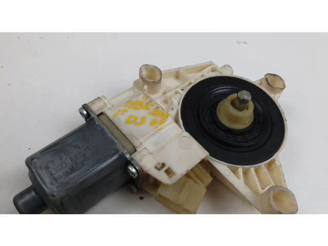 Передний двигатель механизма для подъема окон