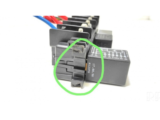   Pojistková skříňka 8L0941822   Audi A3 S3 8L 1998