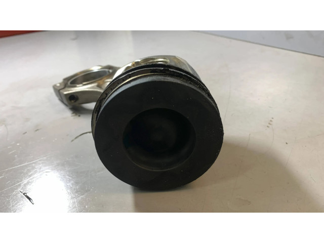 Píst 11248508023, 11257805329 BMW 7 F01 F02 F03 F04 pro naftový motor 3.0 N57 N57D30