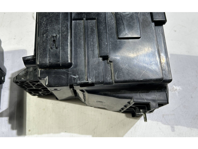 Pojistková skříňka 24382ez03b Nissan Titan 2017