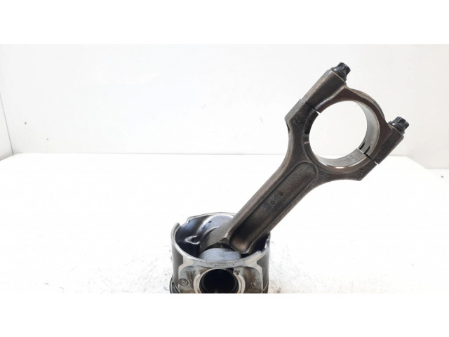 Píst BMW 5 E60 E61 pro naftový motor 2.5 M57D25 (256D2)