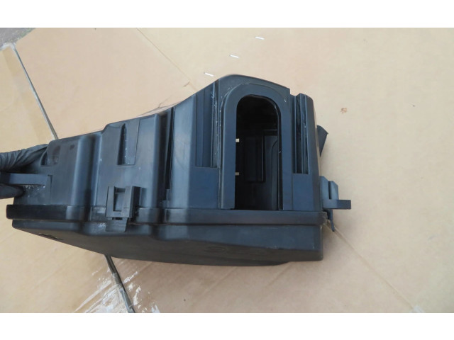 Pojistková skříňka 31398001 Volvo V60 2021