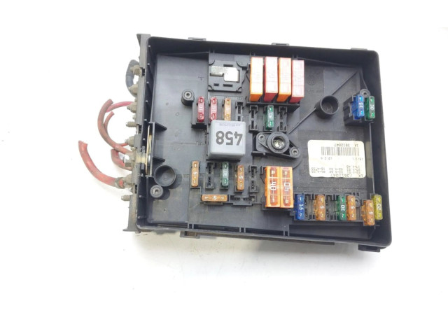 Блок предохранителей 1K0937125 Volkswagen Jetta V