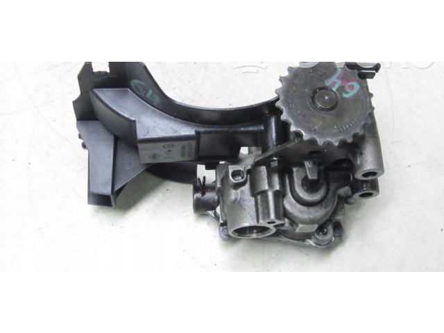 Масляный насос   8200345757  Renault Trafic II (X83) 