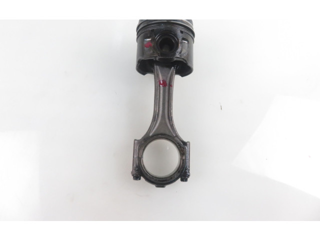 Поршень с шатуном 4HN Mitsubishi Outlander