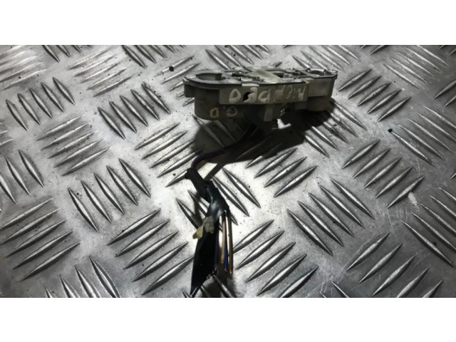 Держатель крышки лампы заднего фонаря