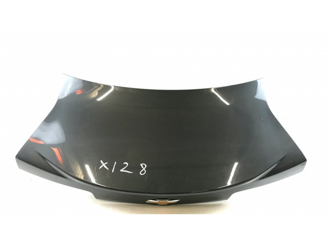 Задняя крышка (багажника)