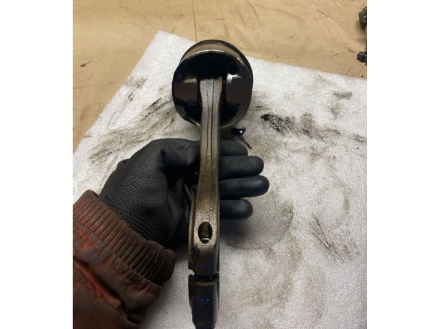 Píst 059AA   Audi A8 S8 D3 4E     