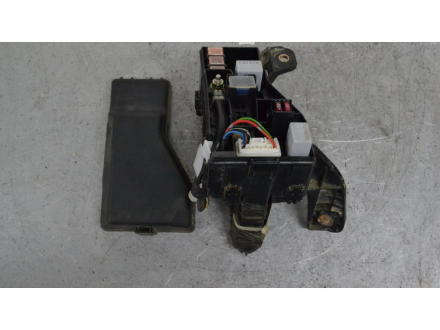 Блок предохранителей    Toyota Corolla Verso E121    