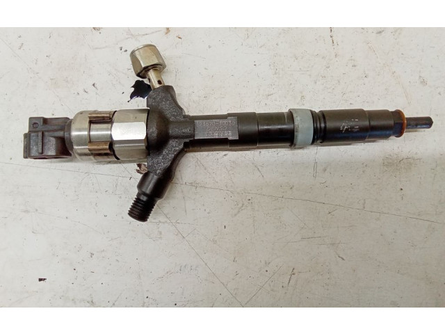 Форсунка 2367030030 Toyota Land Cruiser (HDJ90)