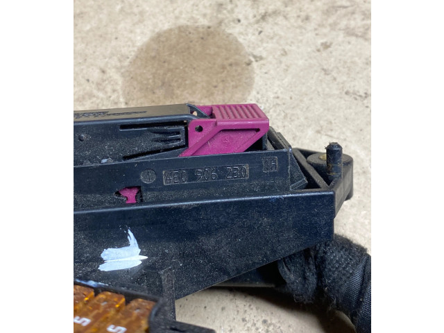   Pojistková skříňka 4E0906230, 4E0941817   Audi Q7 4L 2014