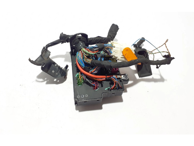 Блок предохранителей 32268453 Volvo S60