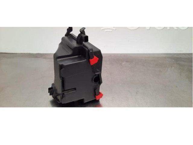 Блок предохранителей     Peugeot Partner III    