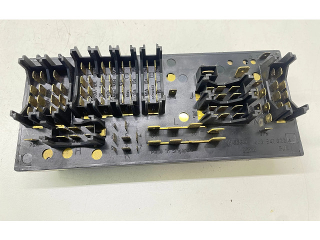 Pojistková skříňka 443941822A Audi 80 90 S2 B4 1996