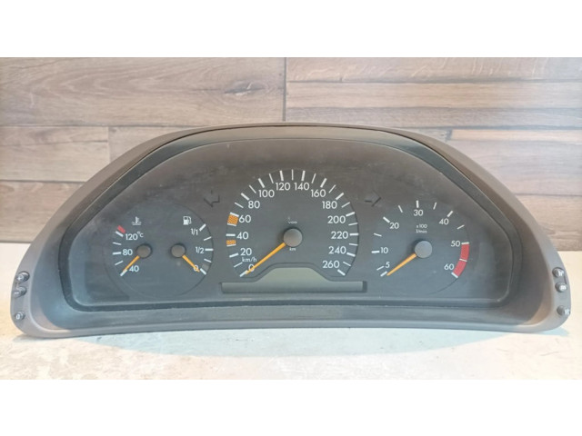 Přístrojová deska Mercedes-Benz E W210 1999 2105409647, 84570244