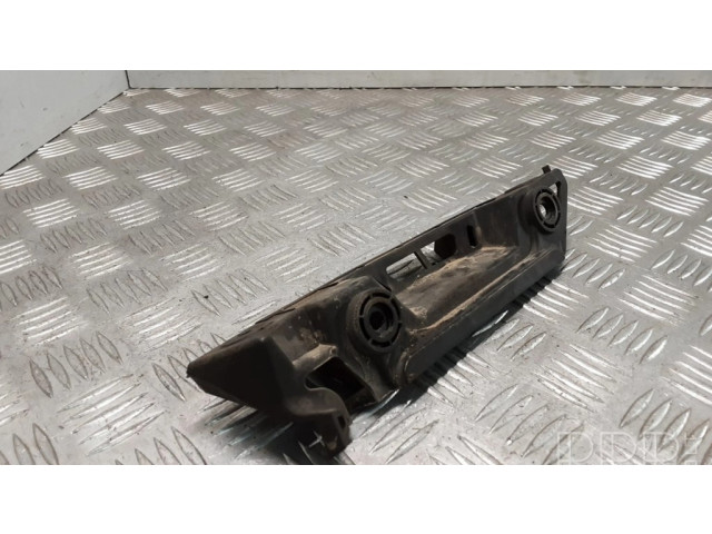 Задний держатель бампера