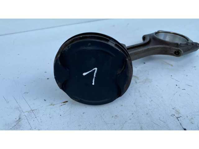 Поршень с шатуном Volvo V40 для бензинового двигателя 1.5