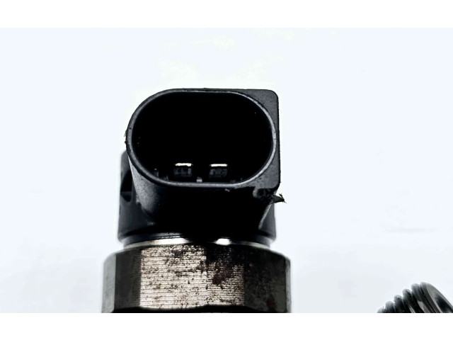 Vstřikovač 04L130277AC Volkswagen Caddy