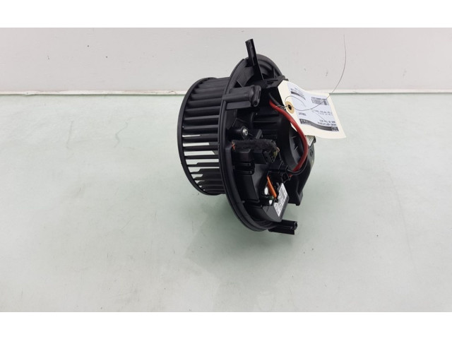 Вентилятор печки    5Q0907521E, 3Q0907521A   Audi A3 S3 8V