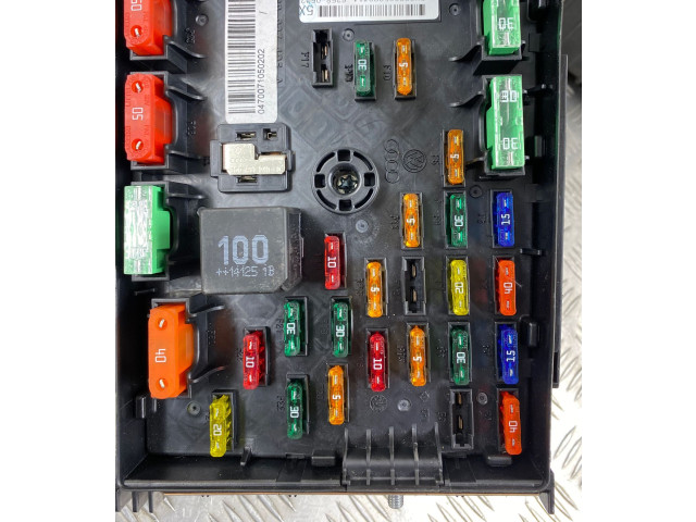 Pojistková skříňka 3C0971249 Volkswagen PASSAT 2010