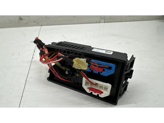 Pojistková skříňka A2239060402 Mercedes-Benz C W206 2023